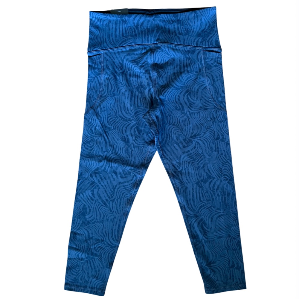 NWT Tuff Athletics Crop Yoga Legging Blue Pattern Size Medium